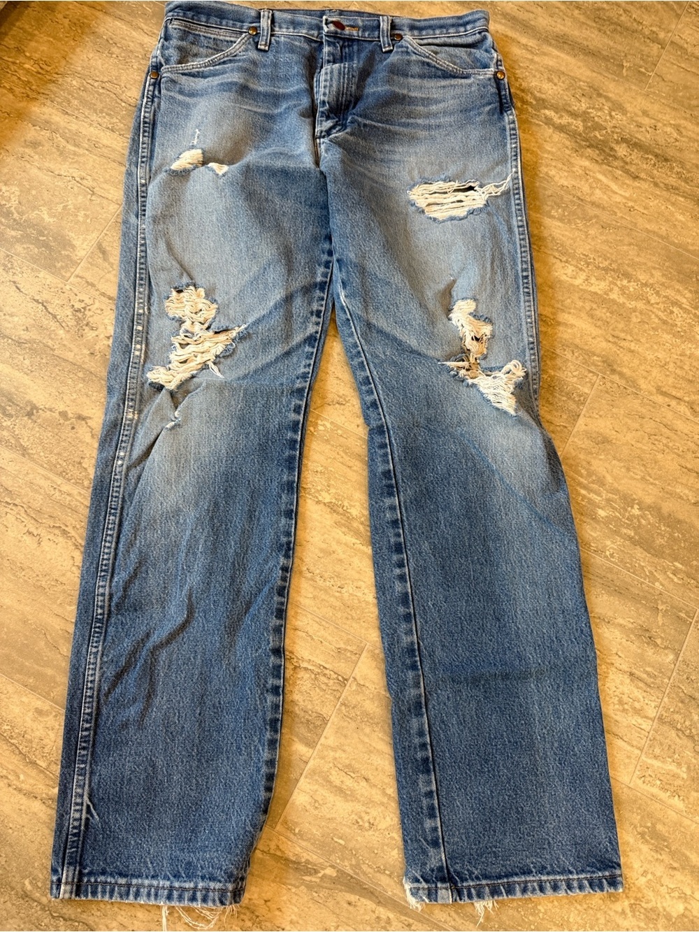 Wrangler Straight Leg Blue Denim Jeans with Leather Patch Destroyed size 34x34 - Picture 3 of 6
